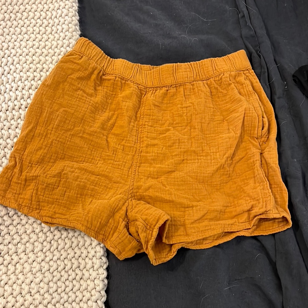 Universal threads shorts